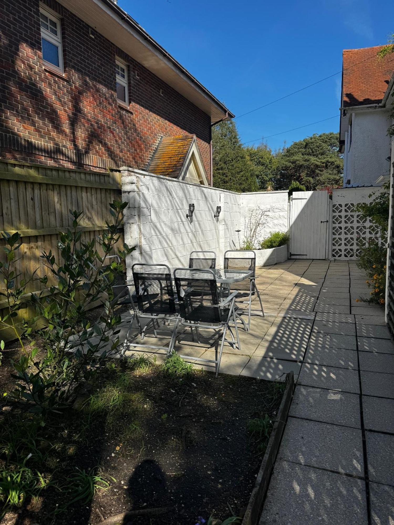 Apartment In Canford Cliffs Close To Sandbanks Beach Poole Extérieur photo