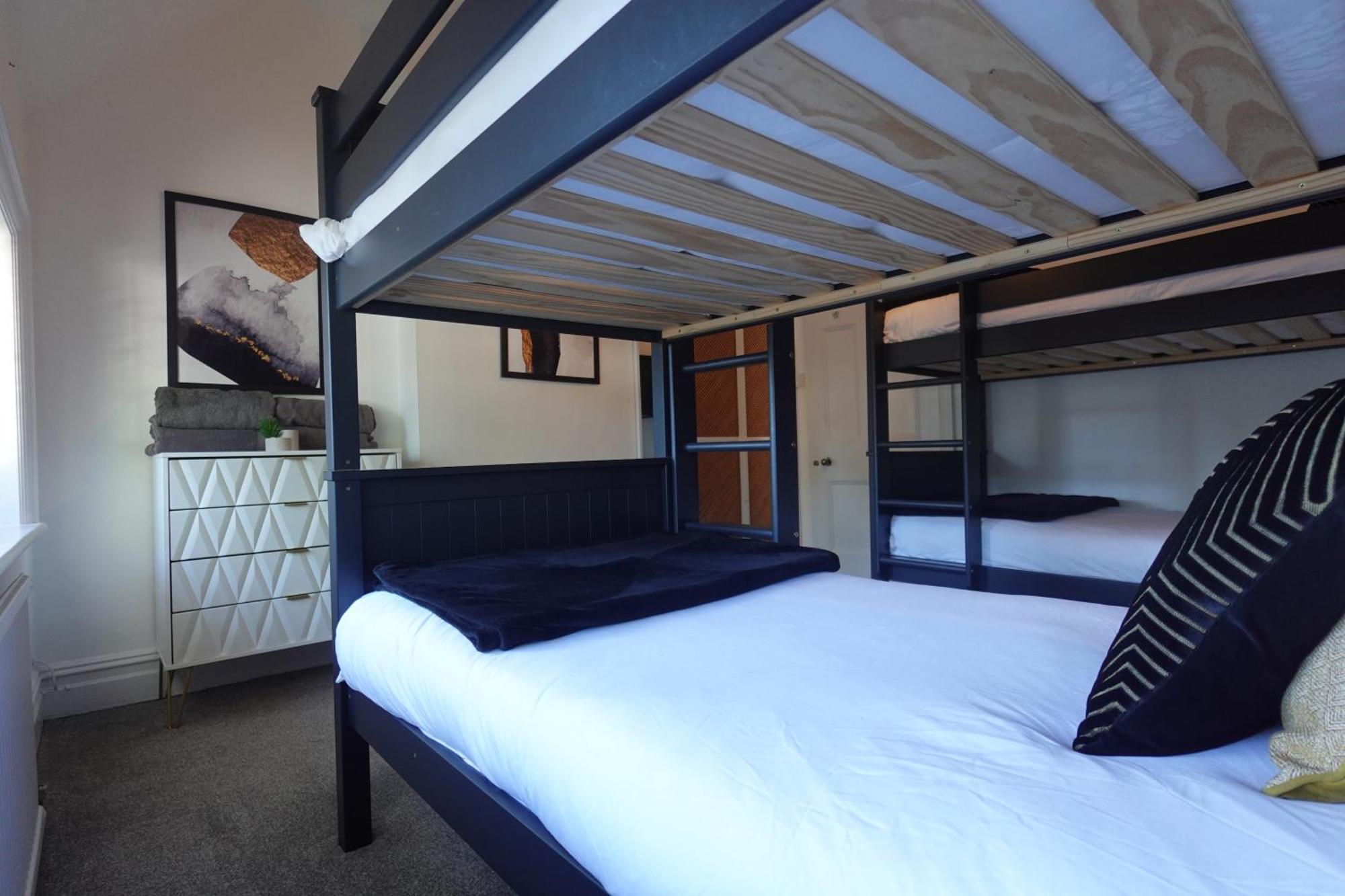 Apartment In Canford Cliffs Close To Sandbanks Beach Poole Extérieur photo