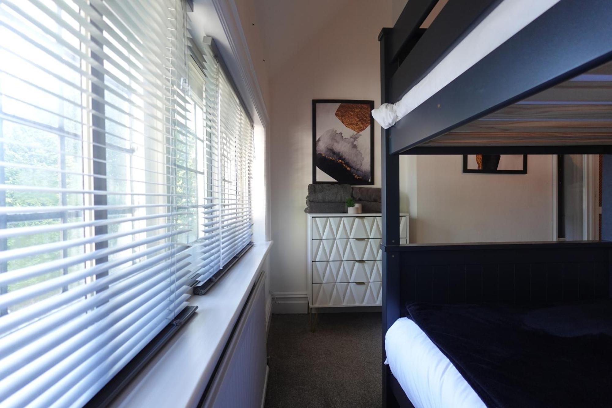 Apartment In Canford Cliffs Close To Sandbanks Beach Poole Extérieur photo