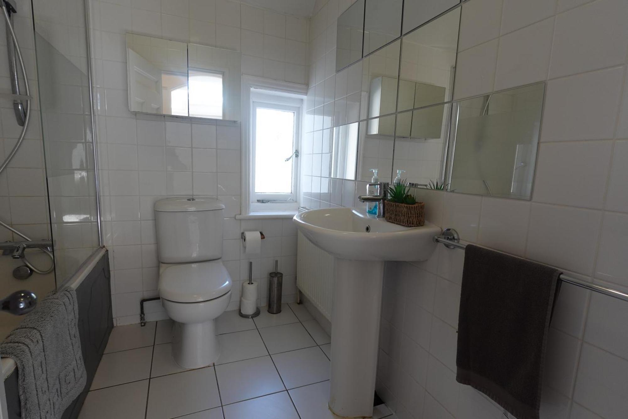 Apartment In Canford Cliffs Close To Sandbanks Beach Poole Extérieur photo