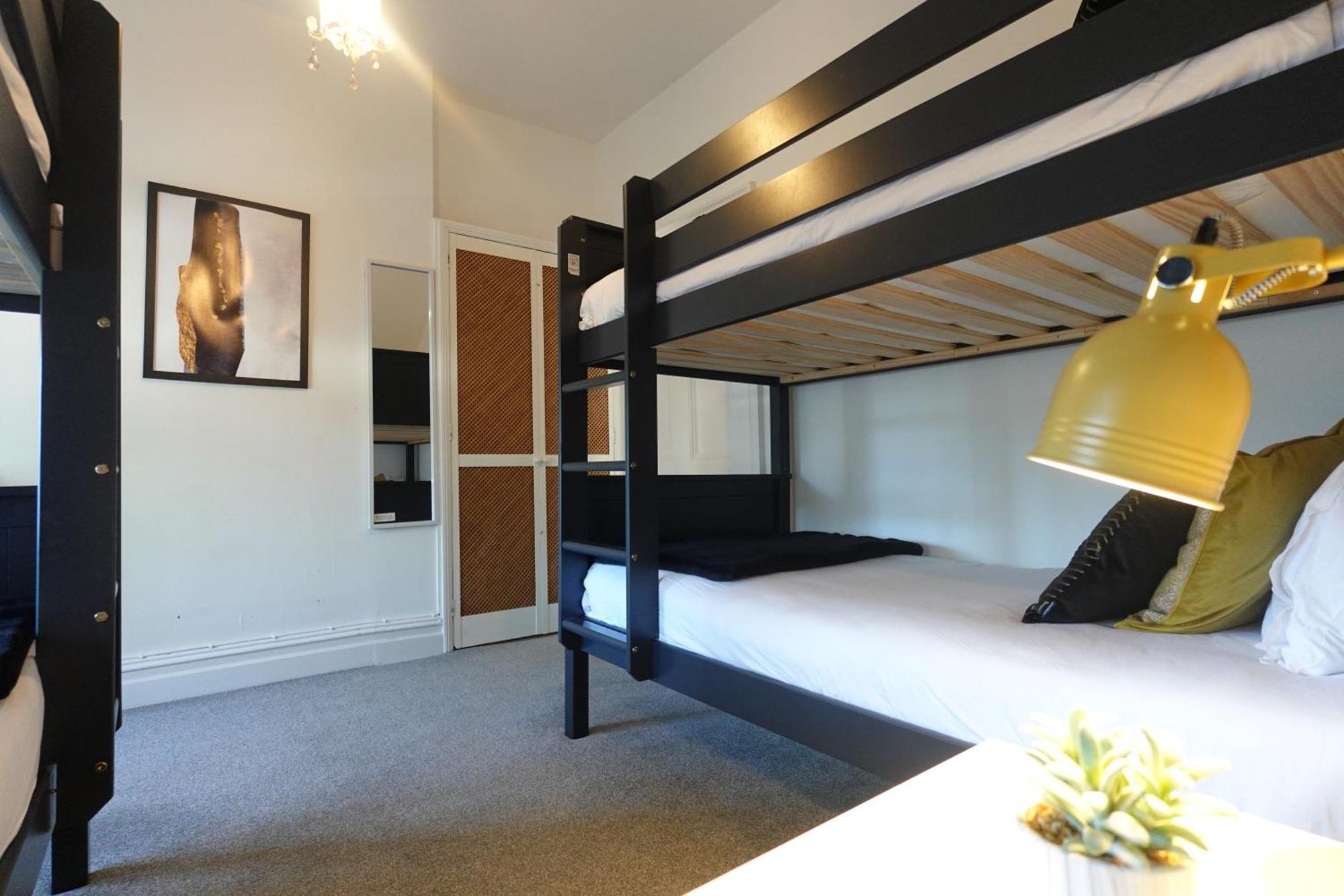 Apartment In Canford Cliffs Close To Sandbanks Beach Poole Extérieur photo