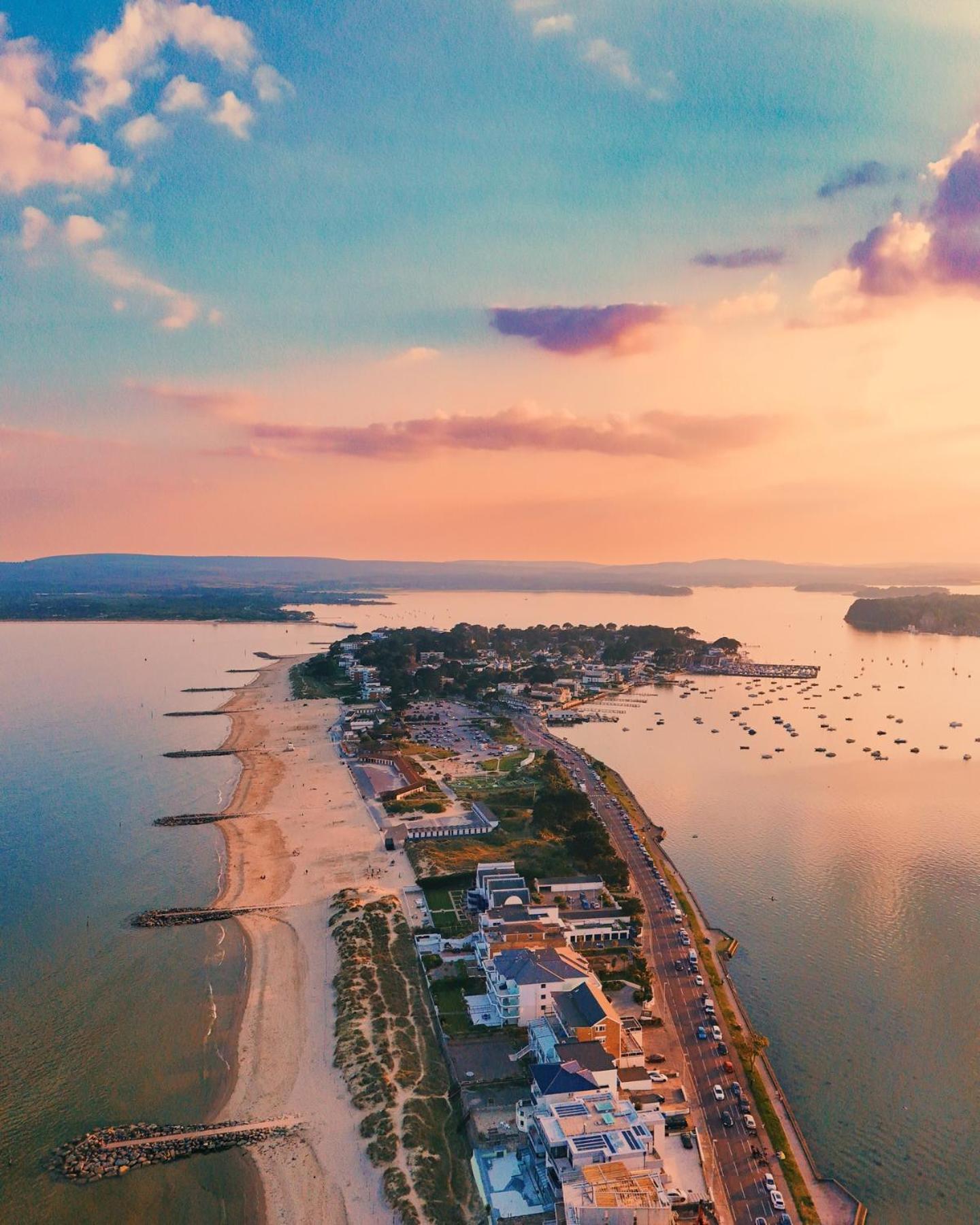 Apartment In Canford Cliffs Close To Sandbanks Beach Poole Extérieur photo